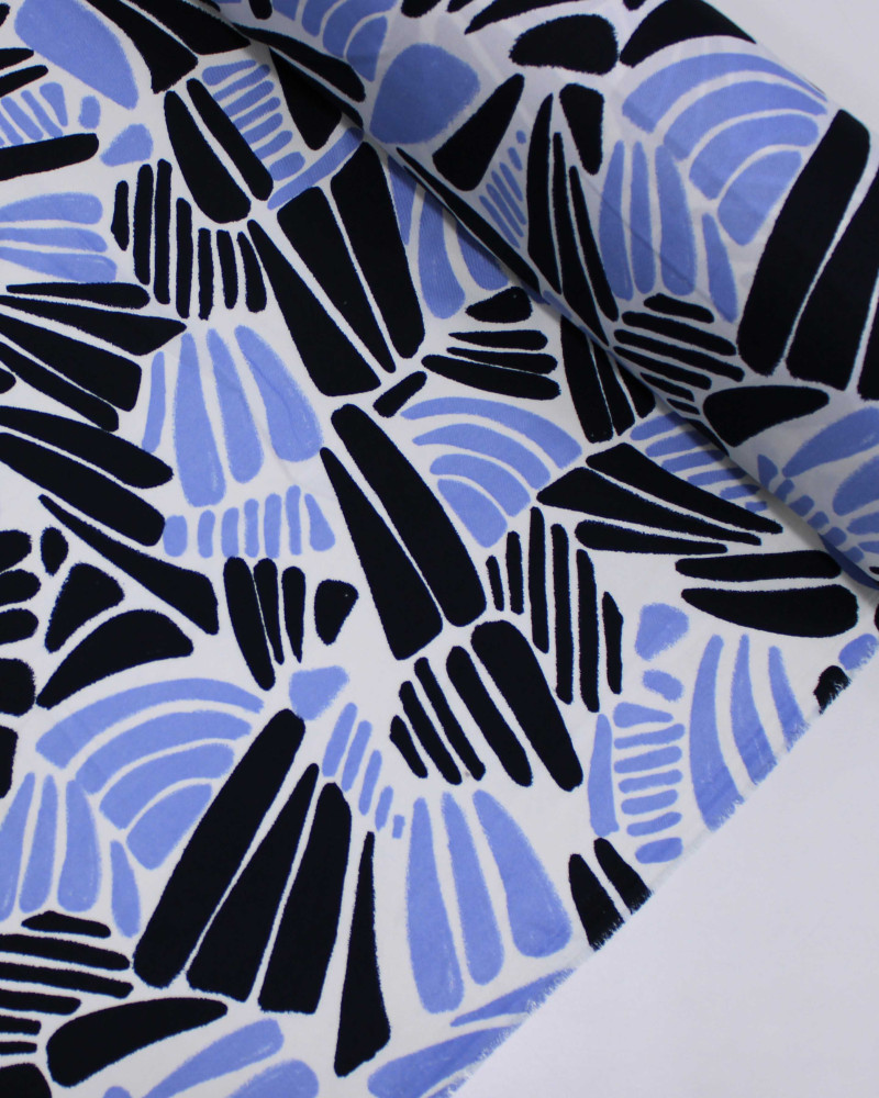 Tecido Crepe Sarjado Riscos Tons de Azul e Branco