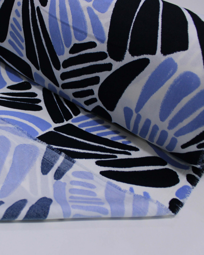 Tecido Crepe Sarjado Riscos Tons de Azul e Branco