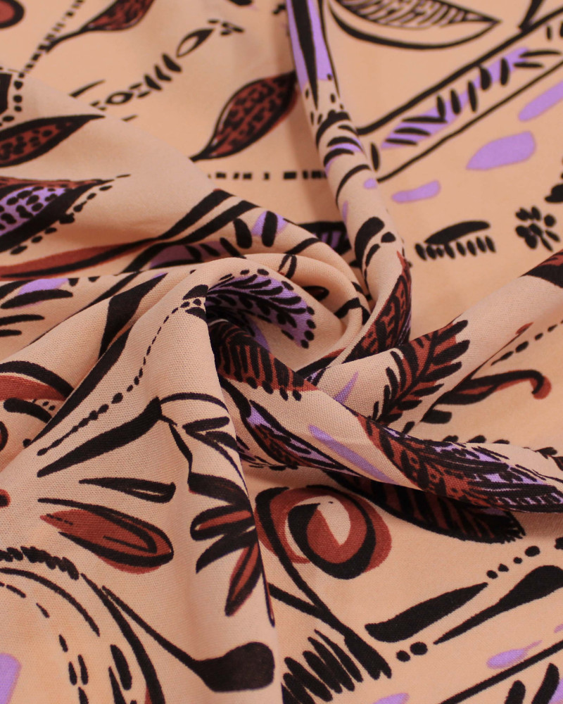 Tecido Crepe Koshibo Ramos Abstratos Entre Lisras Marrom, Lilás e Salmão
