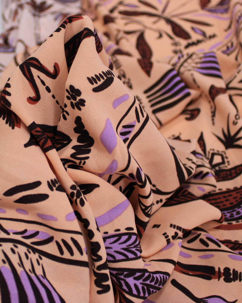 Tecido Crepe Koshibo Ramos Abstratos Entre Lisras Marrom, Lilás e Salmão