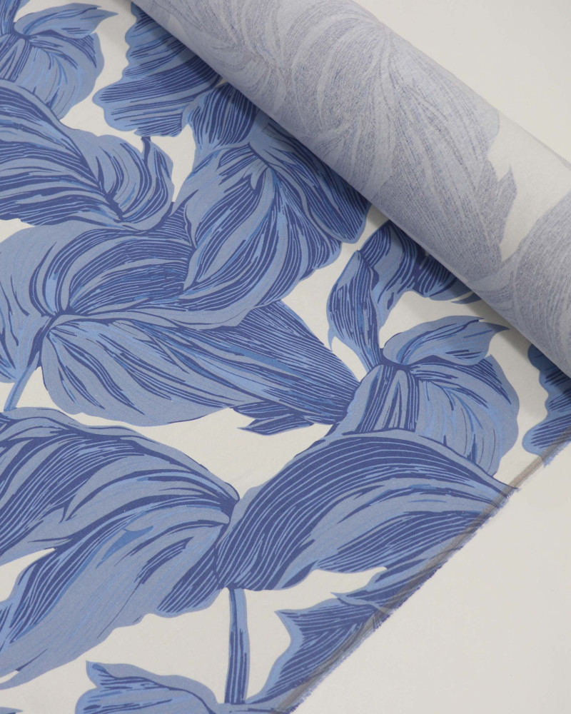 Tecido Linho Misto Estampado Macro Folhas Tons de Azul e Branco