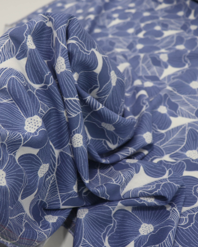 Tecido Linho Misto Estampado Tapete Floral Azul e Branco