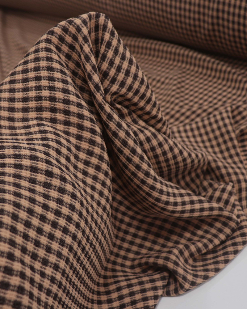 Tecido Crepe de Alfaiataria Quadriculado Salmão e Preto