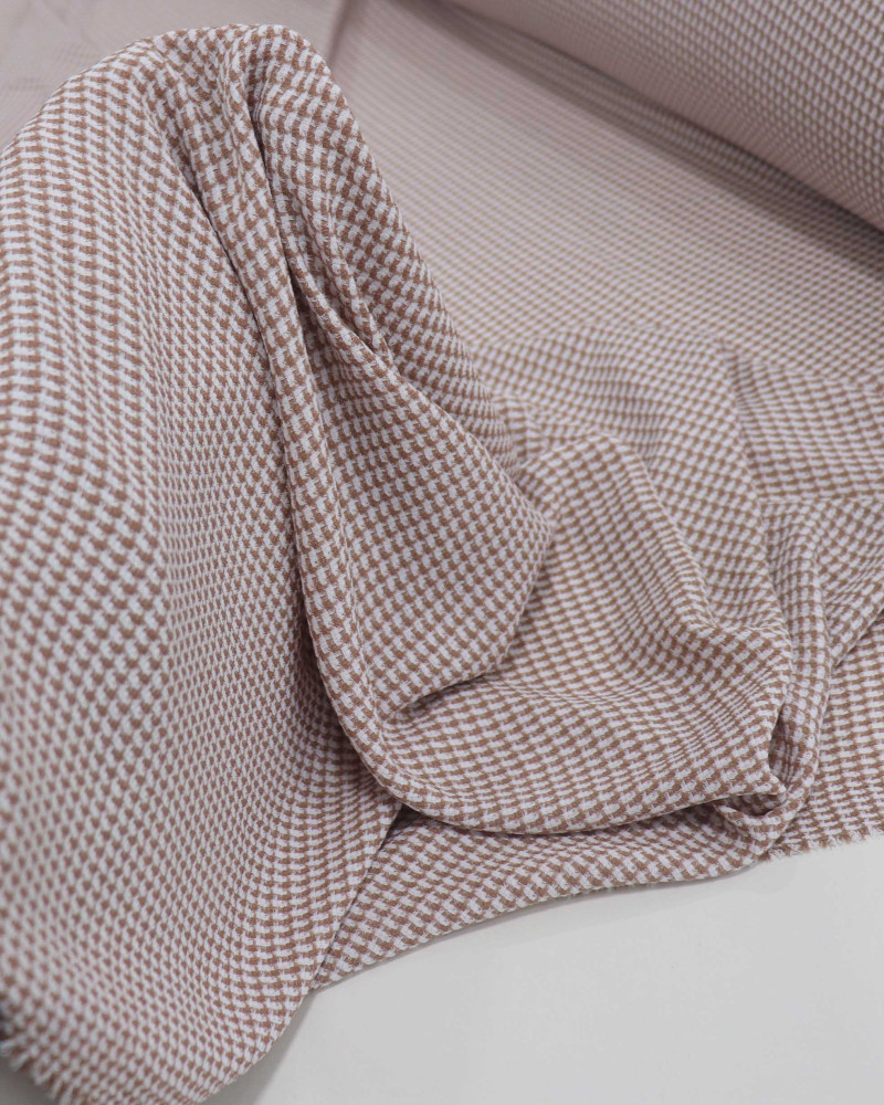 Tecido Crepe de Alfaiataria Micro Geométrico Nude e Branco