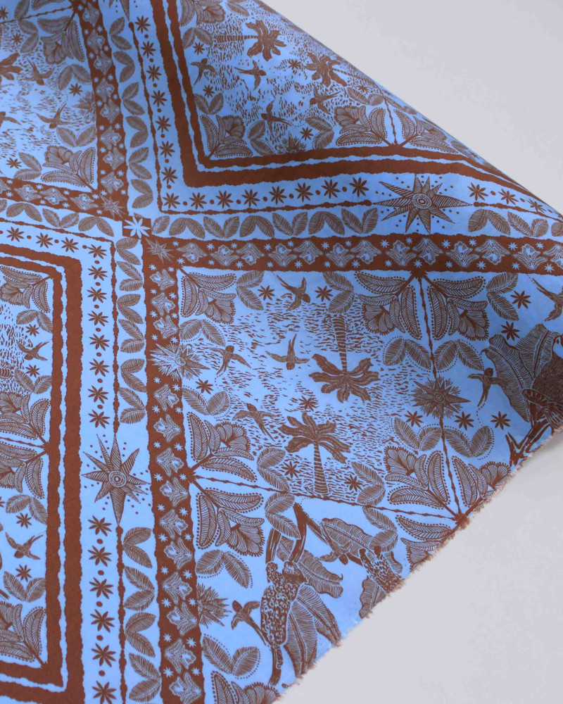 Tecido Viscose Estampa Lenço Tropical Castanho e Azul Bebê
