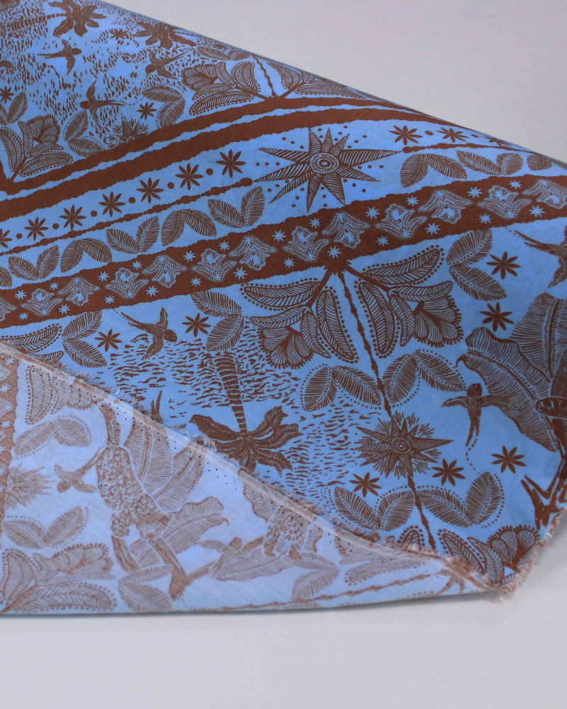 Tecido Viscose Estampa Lenço Tropical Castanho e Azul Bebê