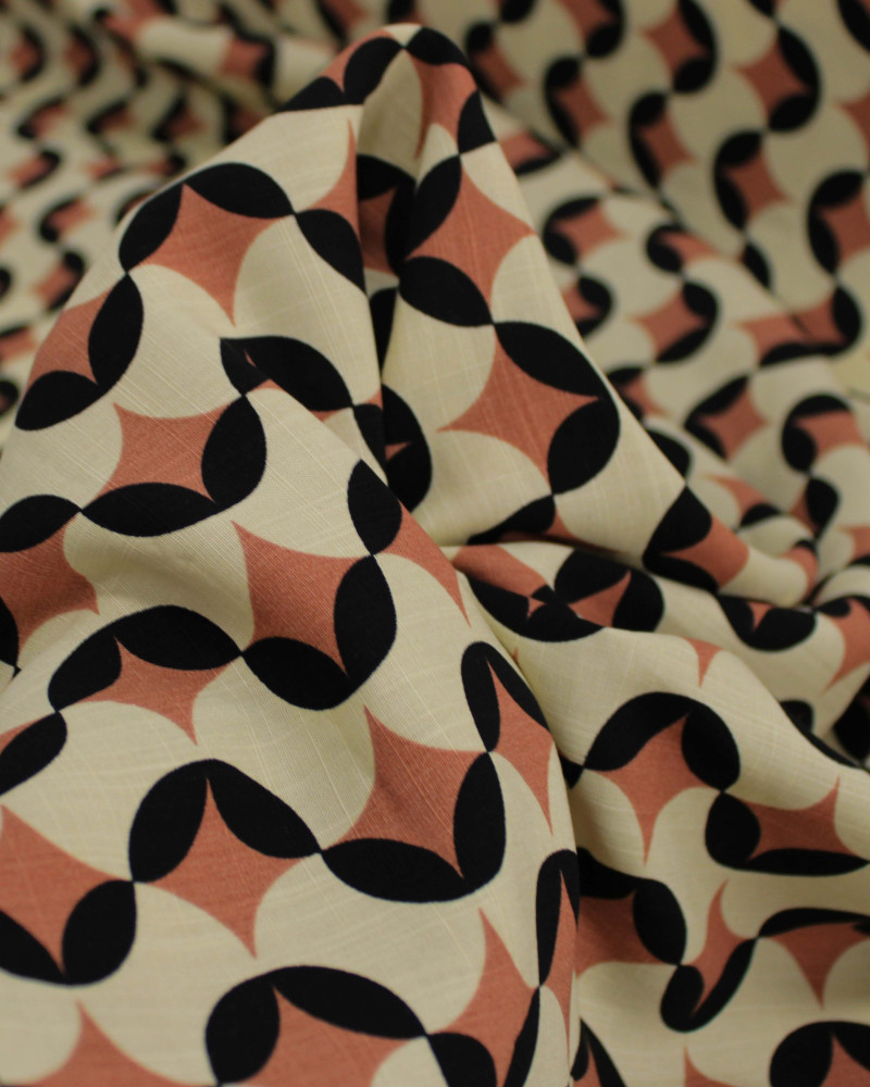 Tecido Viscose Texturizada Poá Estampado Preto, Creme e Castanho