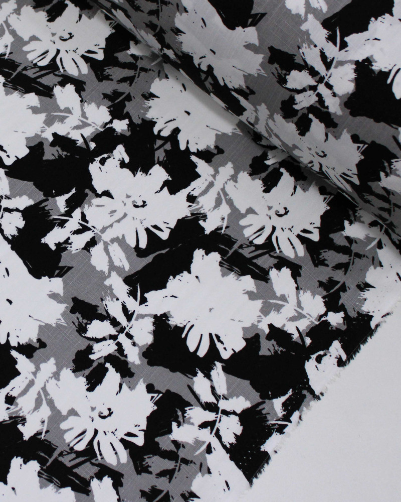 Tecido Viscose Texturizada Folhas Abstratas Sobrepostas Branco, Cinza e Preto