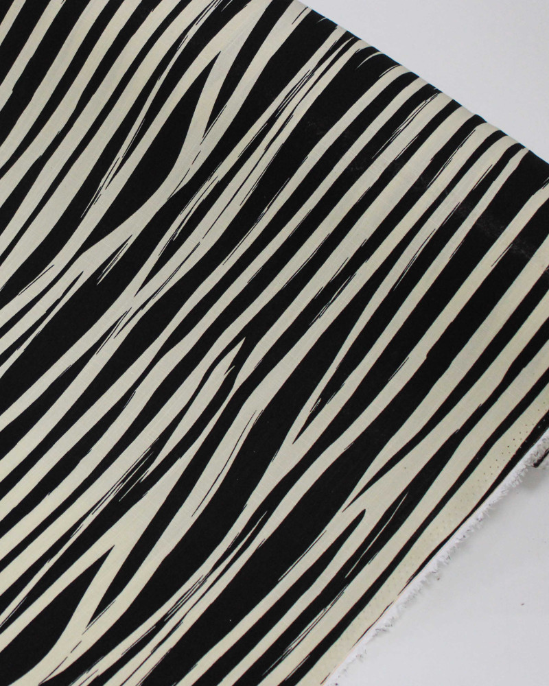 Tecido Viscose Texturizada Listras Irregulares Creme e Preto