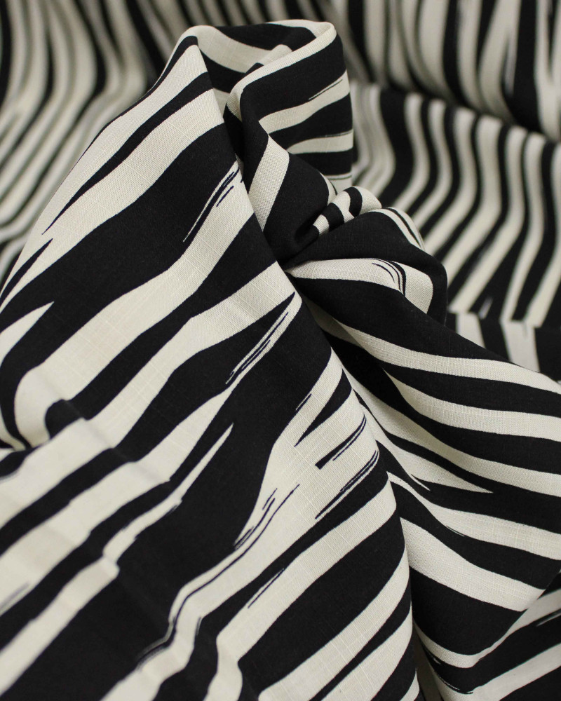 Tecido Viscose Texturizada Listras Irregulares Creme e Preto