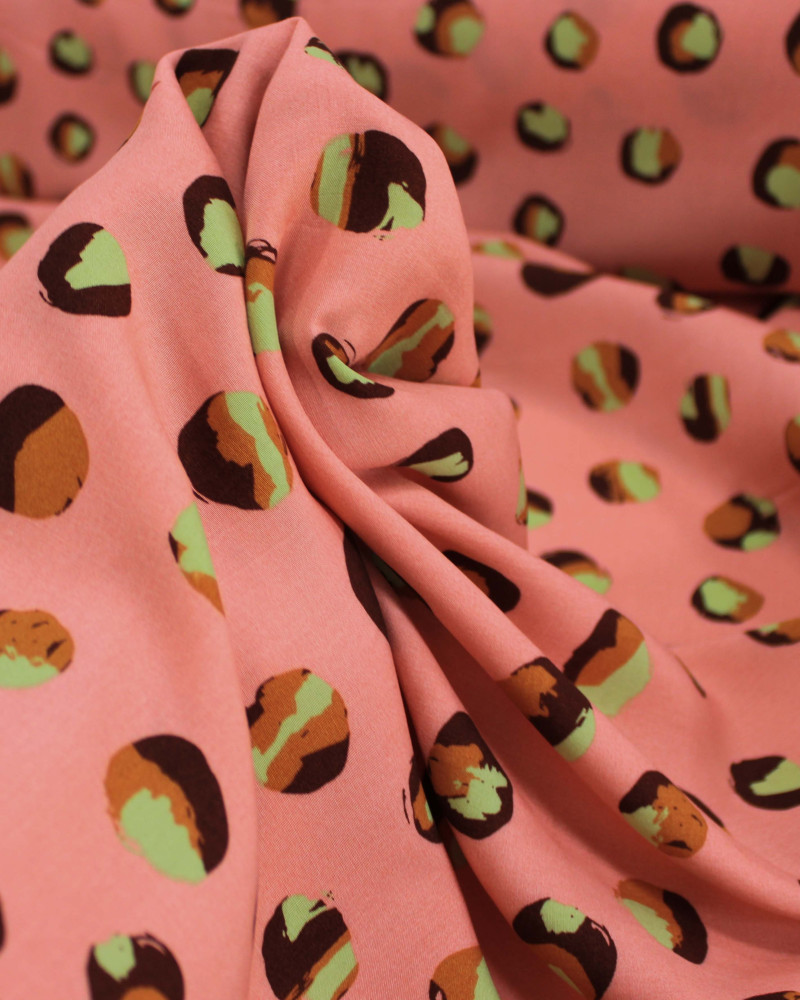 Tecido Viscose Pingos Irregulares Estampados Verde, Tons de Marrom e Rosa Claro