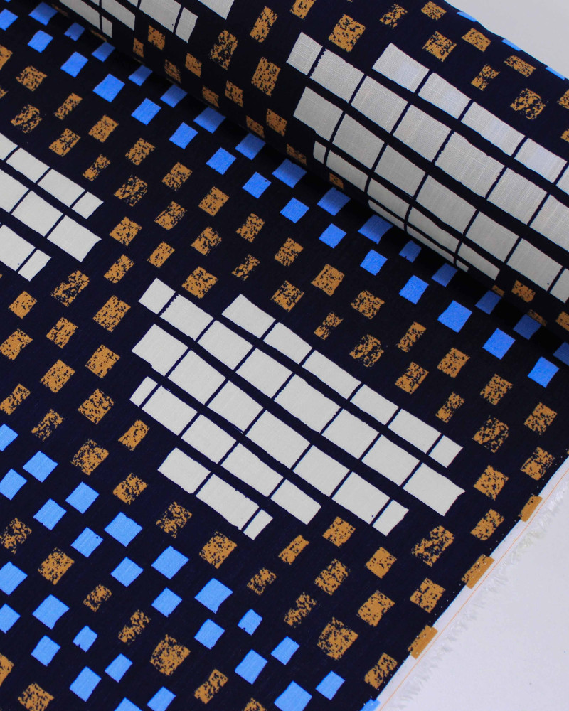 Tecido Viscose Texturizada Listras Geométricas Offwhite, Laranja e Tons de Azul