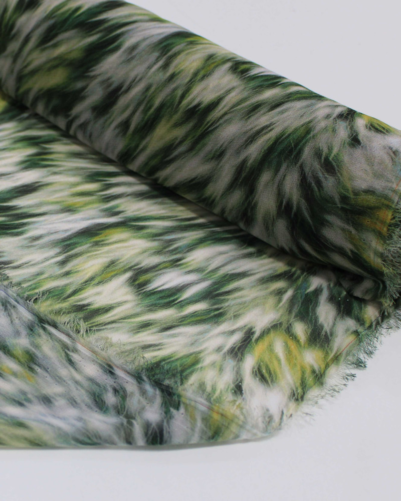 Tecido Crepe Chiffon Italiano Pintura Abstrata Branco e Tons de Verde