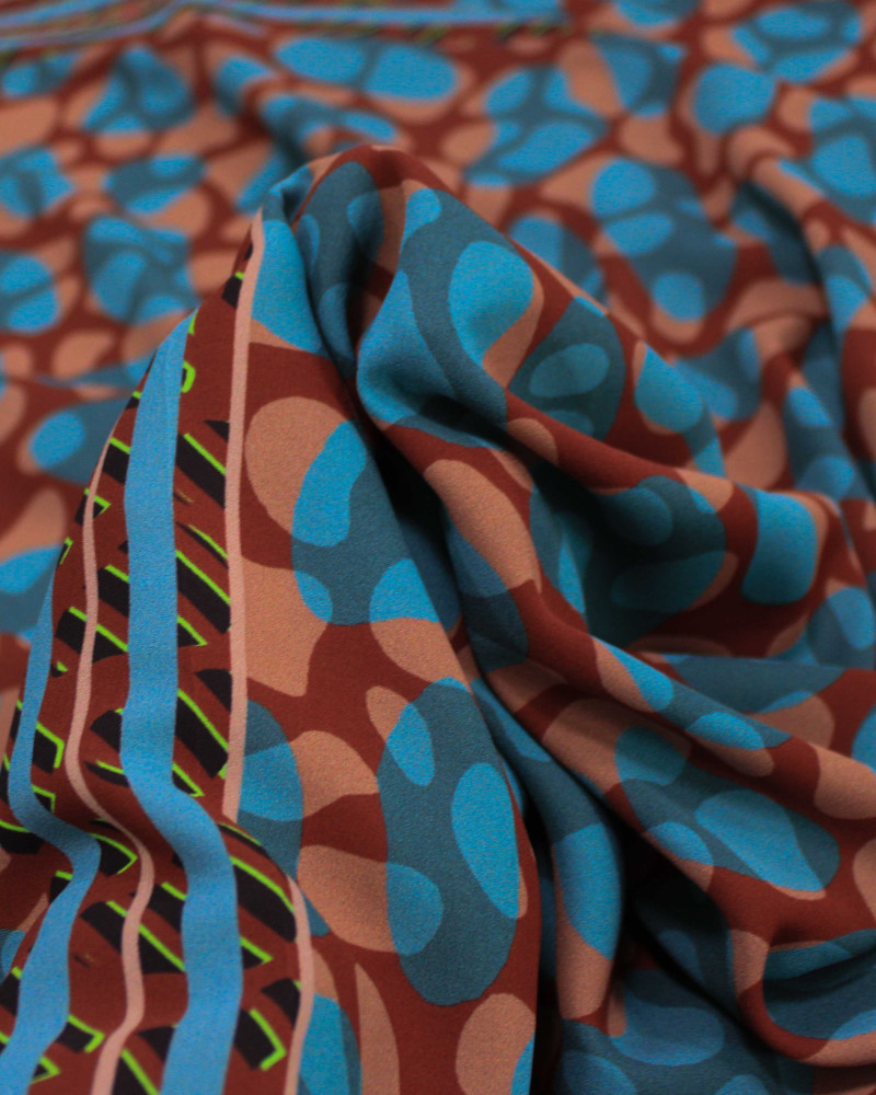 Tecido Crepe de Viscose Italiano Listrras e Pingos Irregulares Sobrepostos Colorido