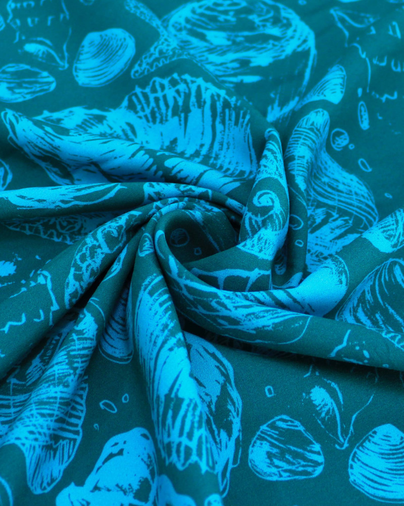 Tecido Viscose Italiano Conchas e Esrelas do Mar Azul e Verde Água