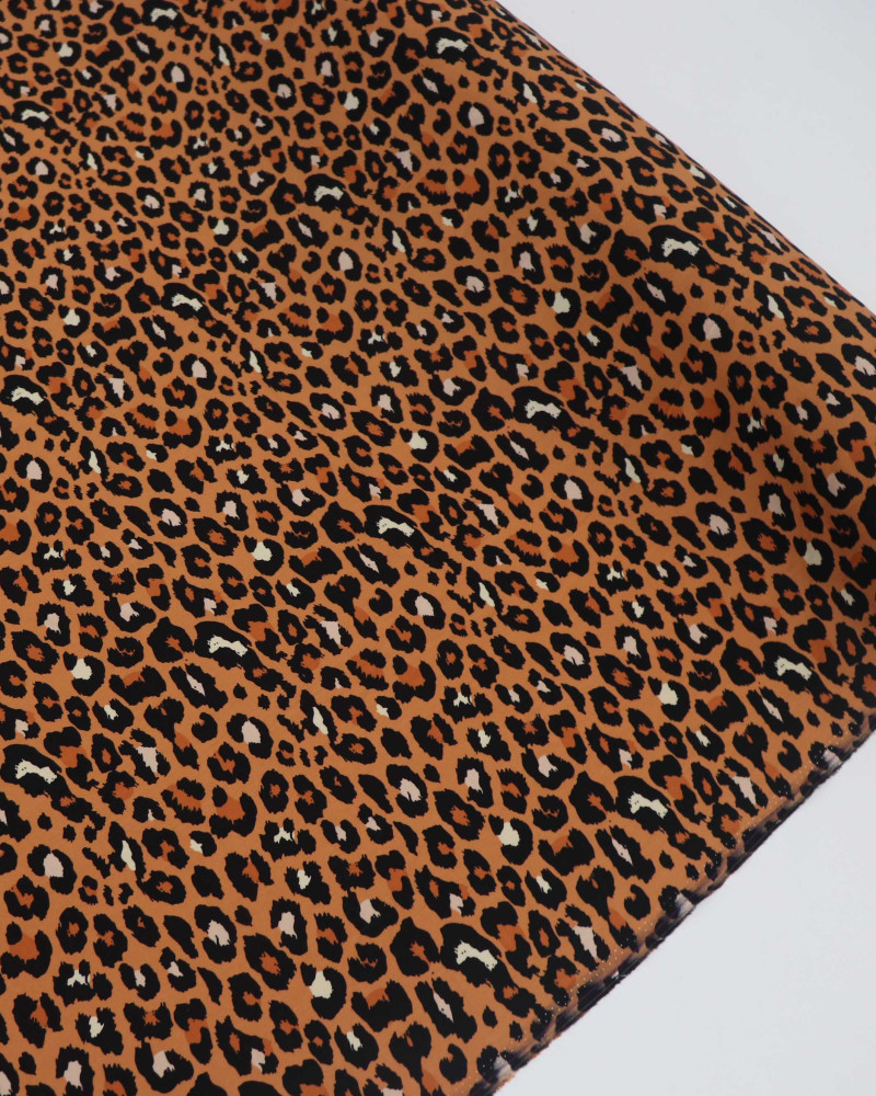Tecido Viscose Animal Print Bege, Preto e Argila (2.2m)