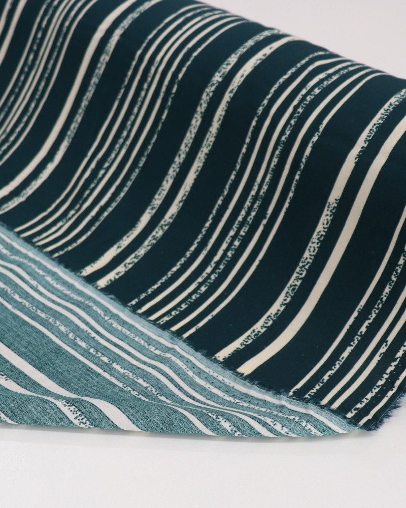 Tecido Viscose Multi Listras Creme e Verde Esmeralda