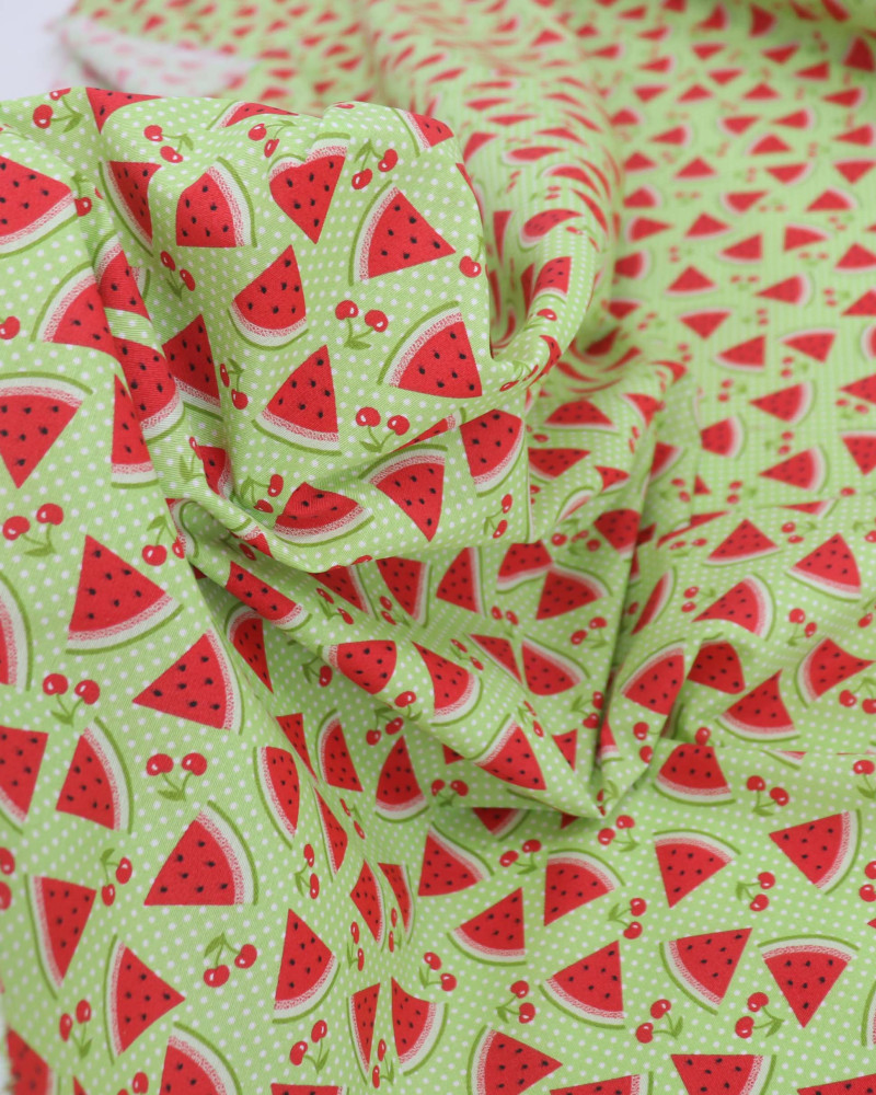 Tecido Tricoline Mista Micro Poá Branco, Cerejas e Melancias (1.4m)