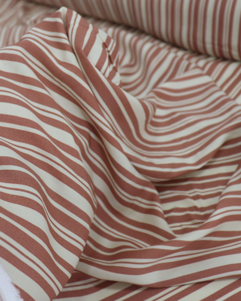 Tecido Viscose Multi Listras Creme e Castano