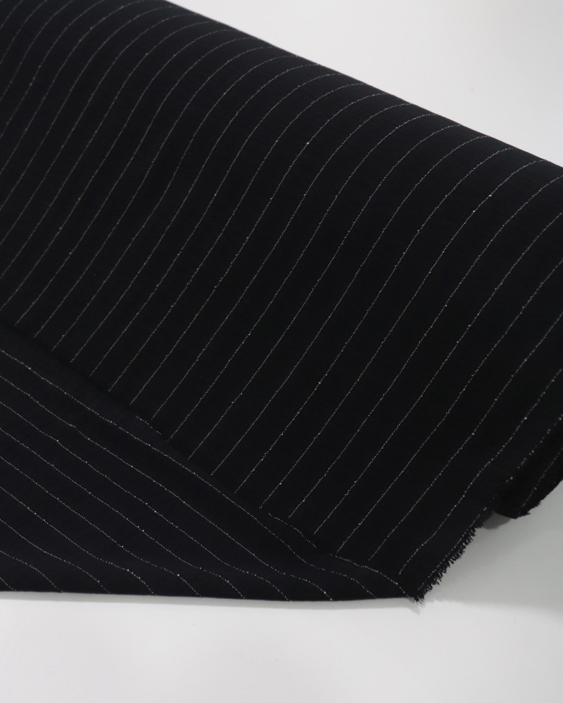Tecido Crepe Duna Risca de Giz Branco e Preto