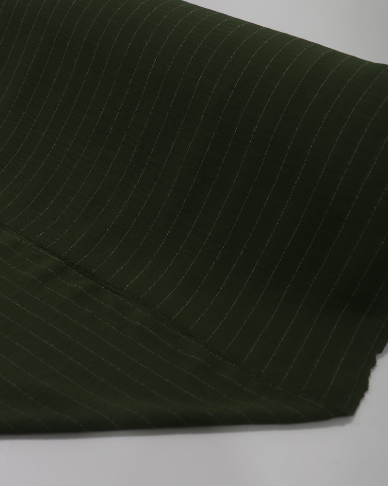 Tecido Crepe Duna Risca de Giz Branco e Verde Militar