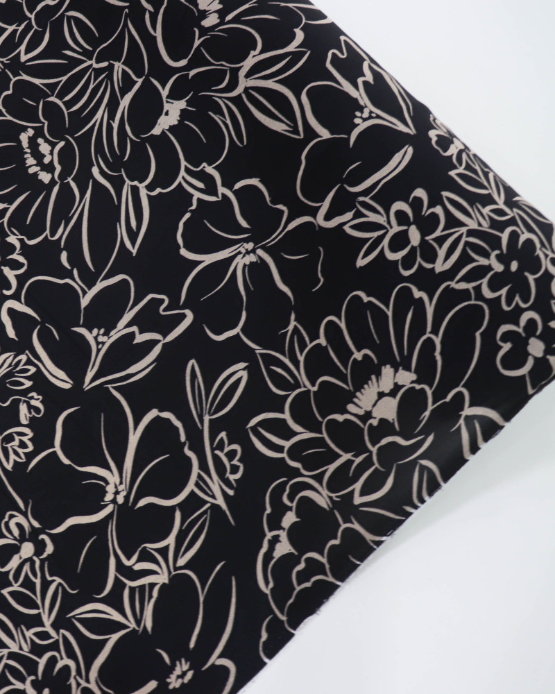 Tecido Crepe Koshibo Leve Macro Rascunho Floral Nude e Preto