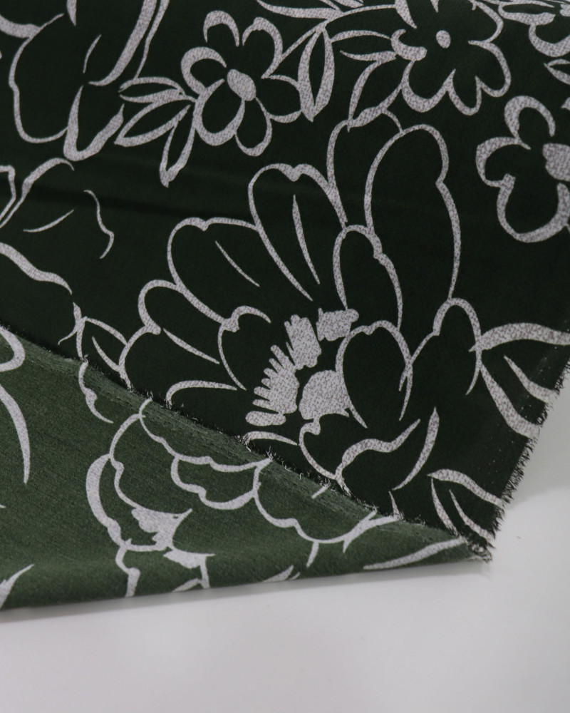 Tecido Crepe Koshibo Leve Macro Rascunho Floral Cinza e Verde Militar