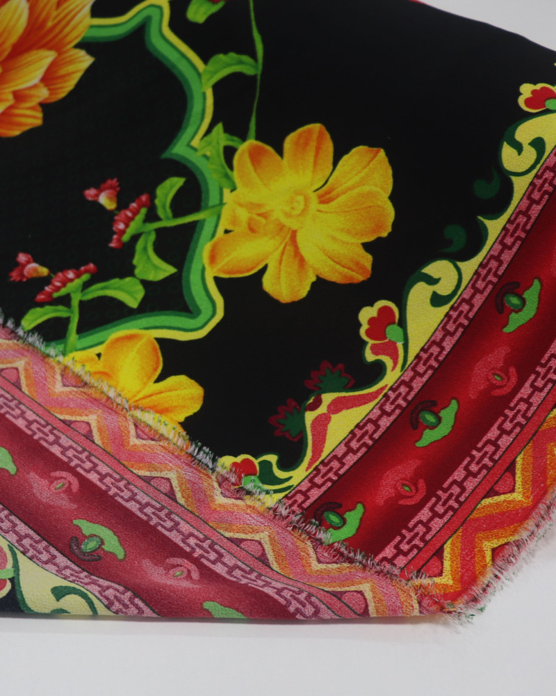 Tecido Crepe Bubble Barrado Duplo Macro Floral Tons Vibrantes e Preto