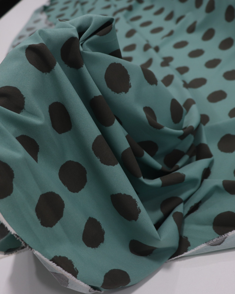 Tecido Crepe Salinas Poá Médio Irregular Preto e Verde