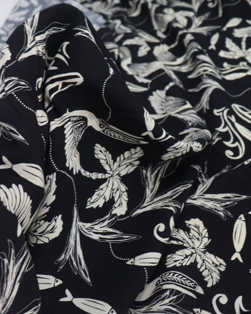 Tecido Viscose Estampa Tropical Creme e Preto