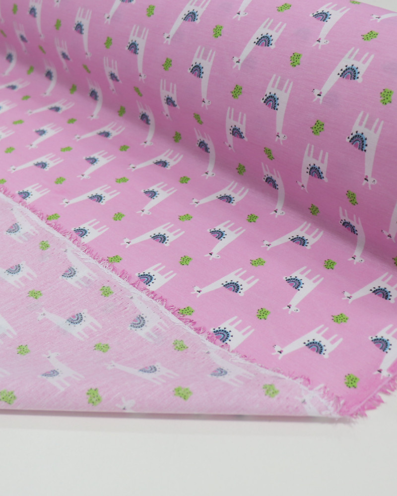 Tecido Tricoline Mista Lhamas e Cactos Branco, Verde e Rosa