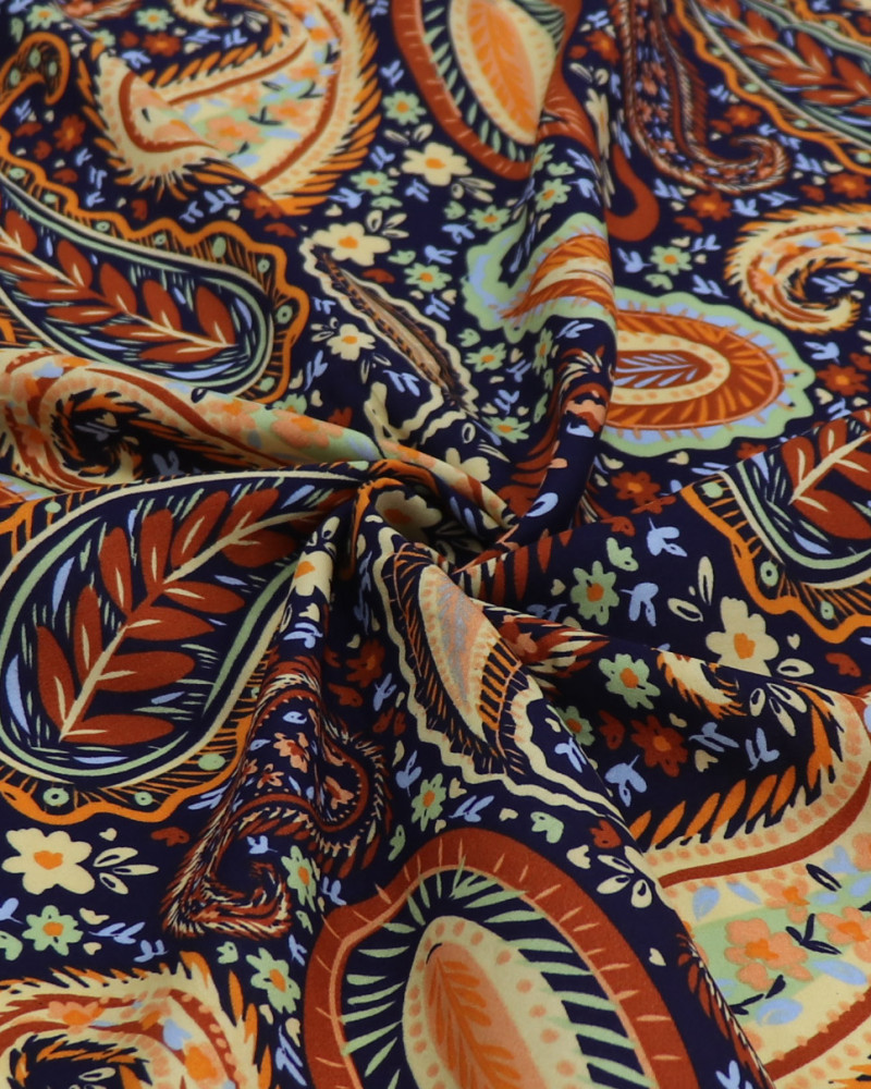 Tecido Viscose Paisley Floral Colorido e Azul Marinho Noite (1.1m)