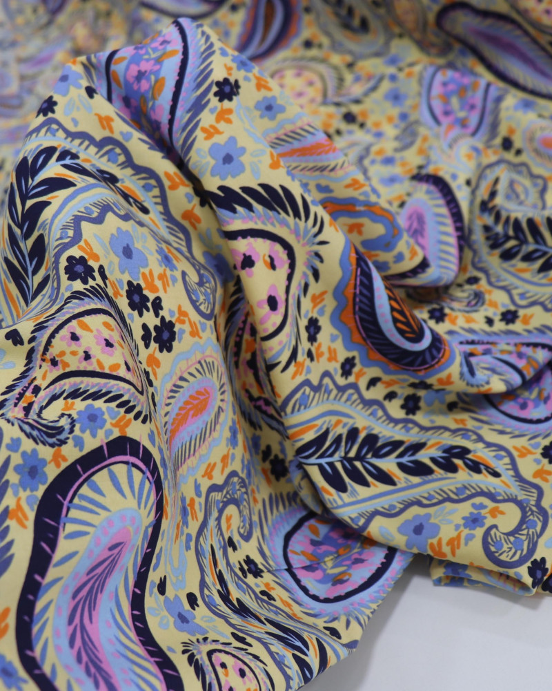Tecido Viscose Paisley Floral Colorido e Amarelo