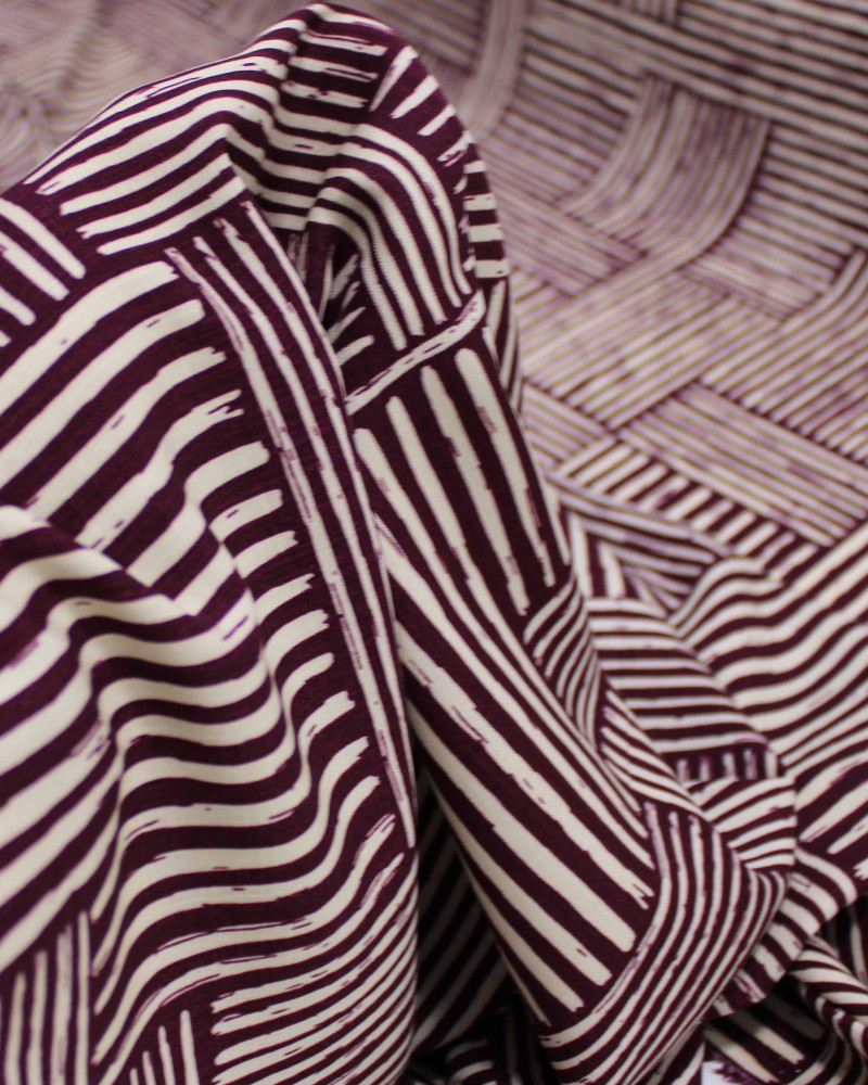 Tecido Viscose Texturizada Listras Geométricas Creme e Roxo Imperial