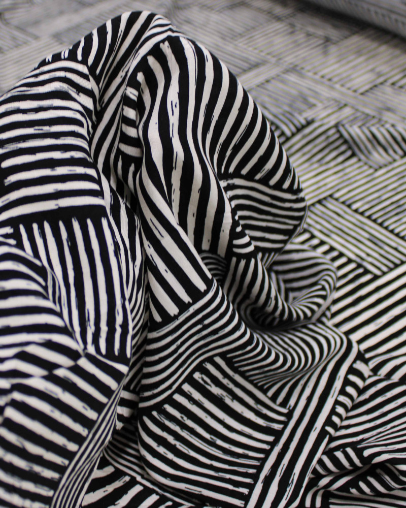 Tecido Viscose Texturizada Listras Geométricas Creme e Preto