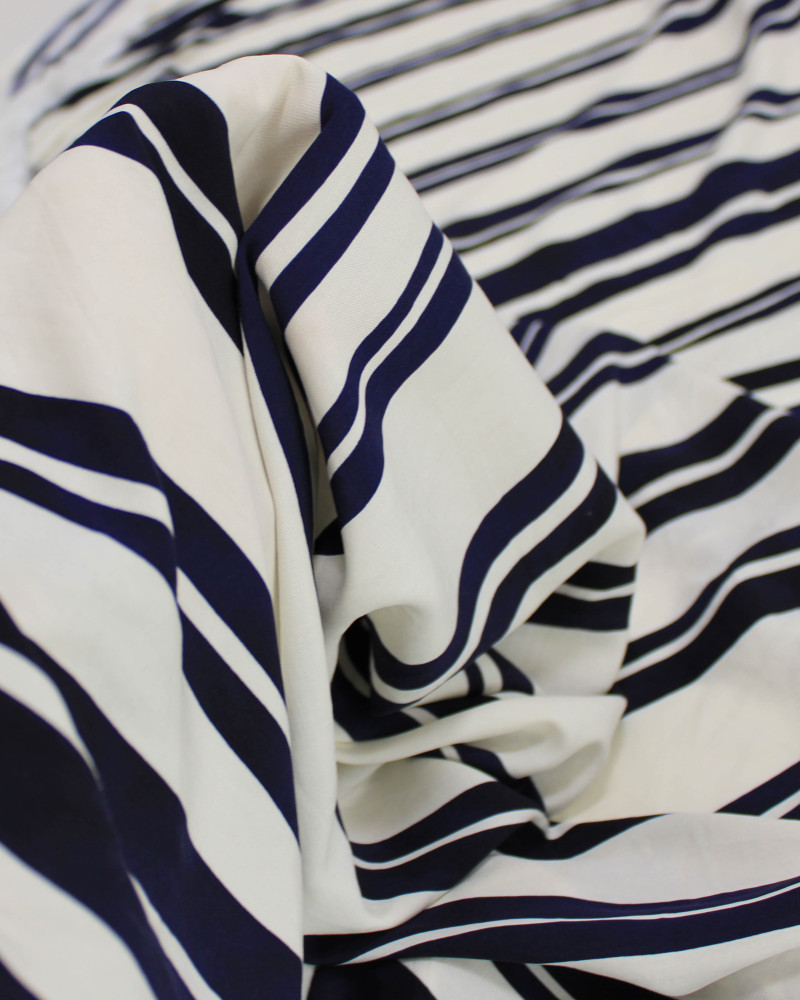 Tecido Viscose Italiano Listras Duplas Azul Marinho Noite e Offwhite