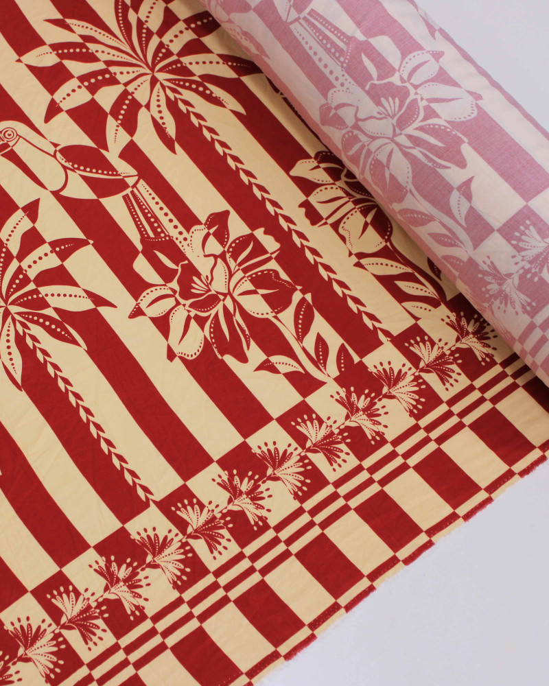 Tecido Viscose Barrado Duplo Estampa Tropical Listrado Vermelho e Creme