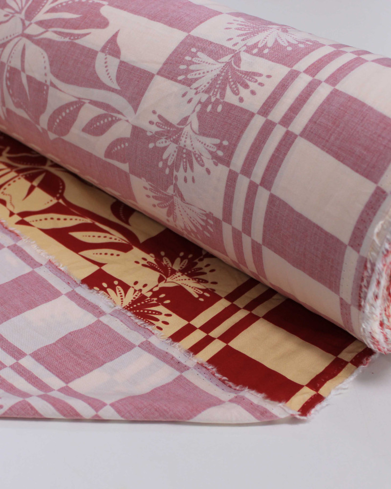 Tecido Viscose Barrado Duplo Estampa Tropical Listrado Vermelho e Creme