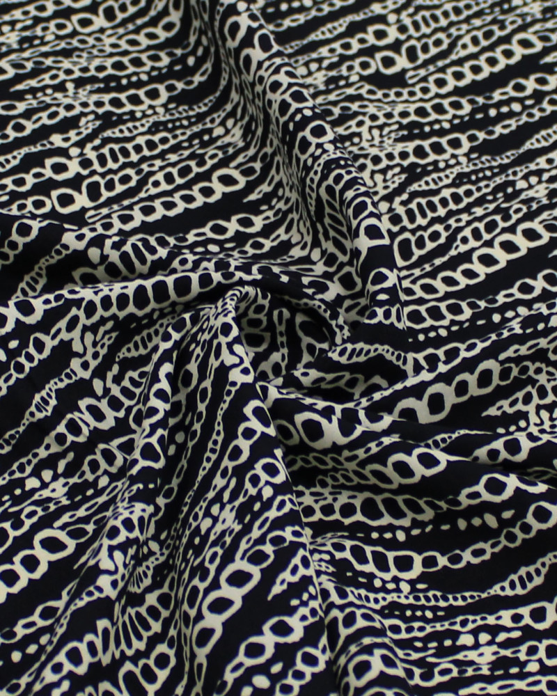 Tecido Viscose Correntes Onduladas Offwhite e Preto