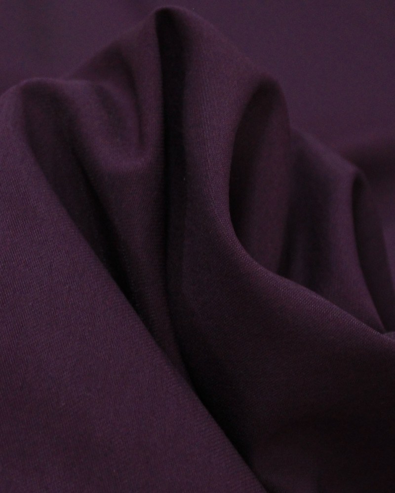 Tecido Alfaiataria de Viscose Roxo Imperial