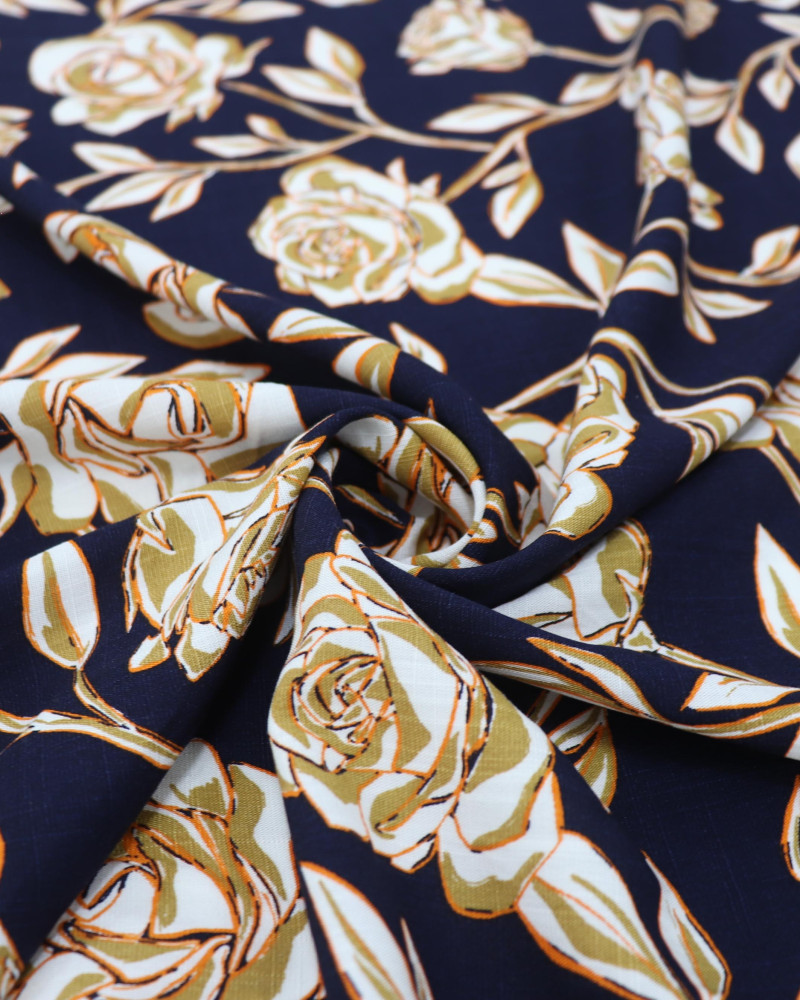 Tecido Viscose Texturizada Rosas de Outono Creme e Azul Marinho