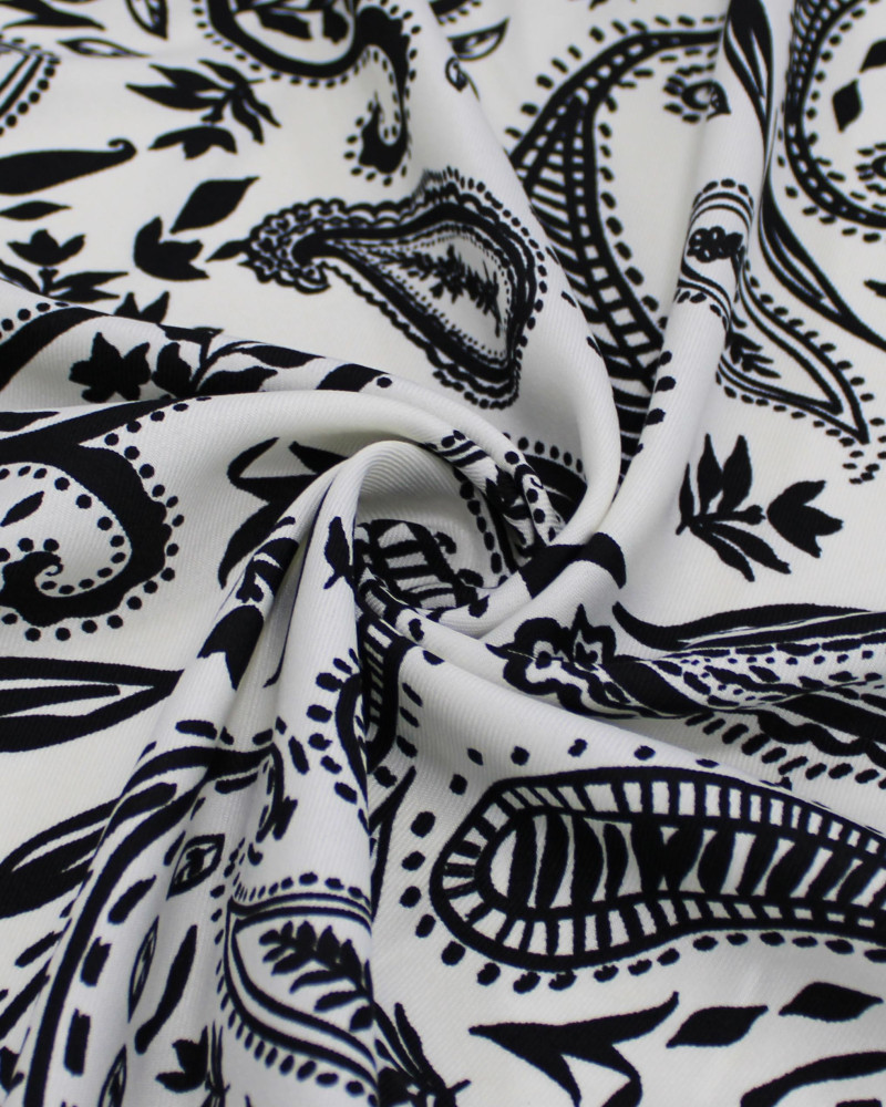 Tecido Crepe Sarjado Cashmere Estampado Preto e Offwhite