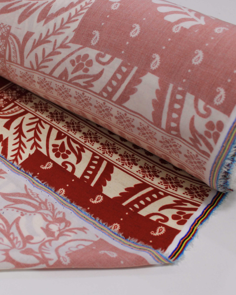 Tecido Viscose Premium Multi Estampa Paisley Vermelho e Cru
