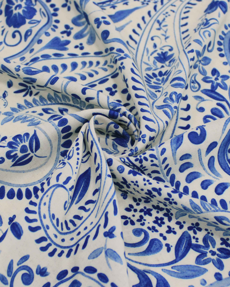 Tecido Viscose Premium Paisley Floral Azul e Offwhie