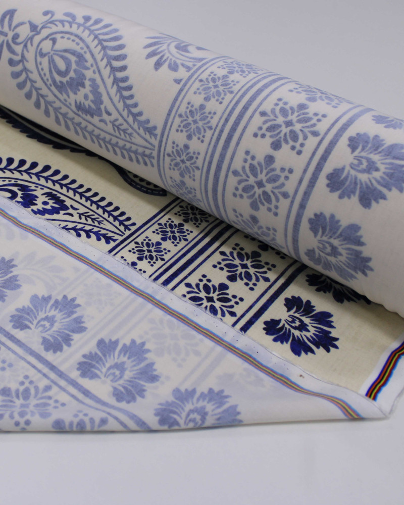 Tecido Viscose Premium Barrado Macro Paisley Estampado Azul e Offwhite