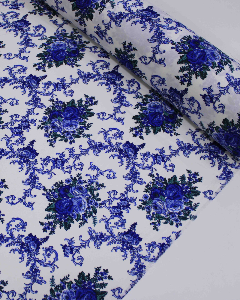 Tecido Crepe Sarjado Buquês de Flores Verde, Tons de Azul e Offwhite