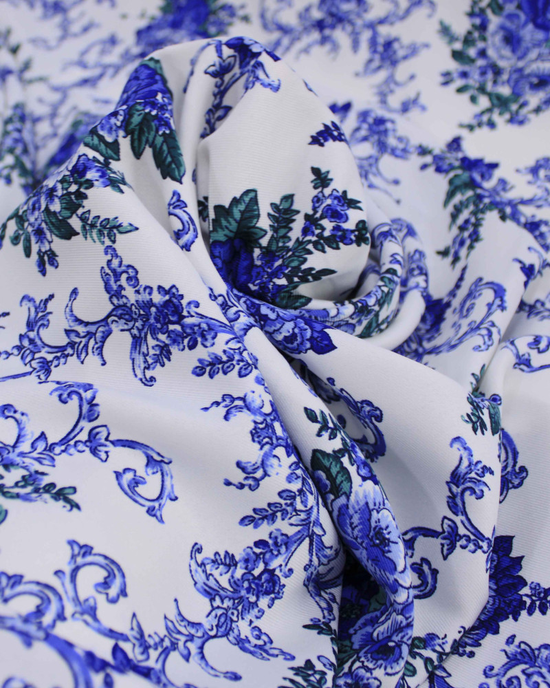 Tecido Crepe Sarjado Buquês de Flores Verde, Tons de Azul e Offwhite