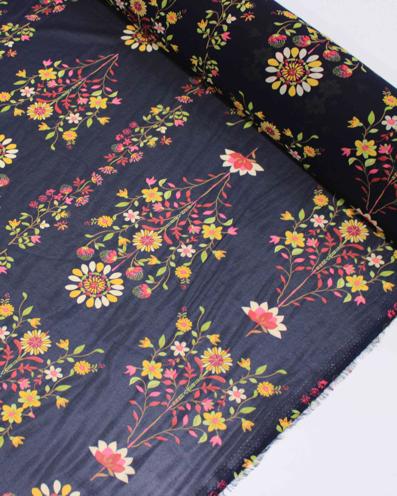 Tecido Crepe Chiffon Grosso Buquês Florais Colorido e Preto