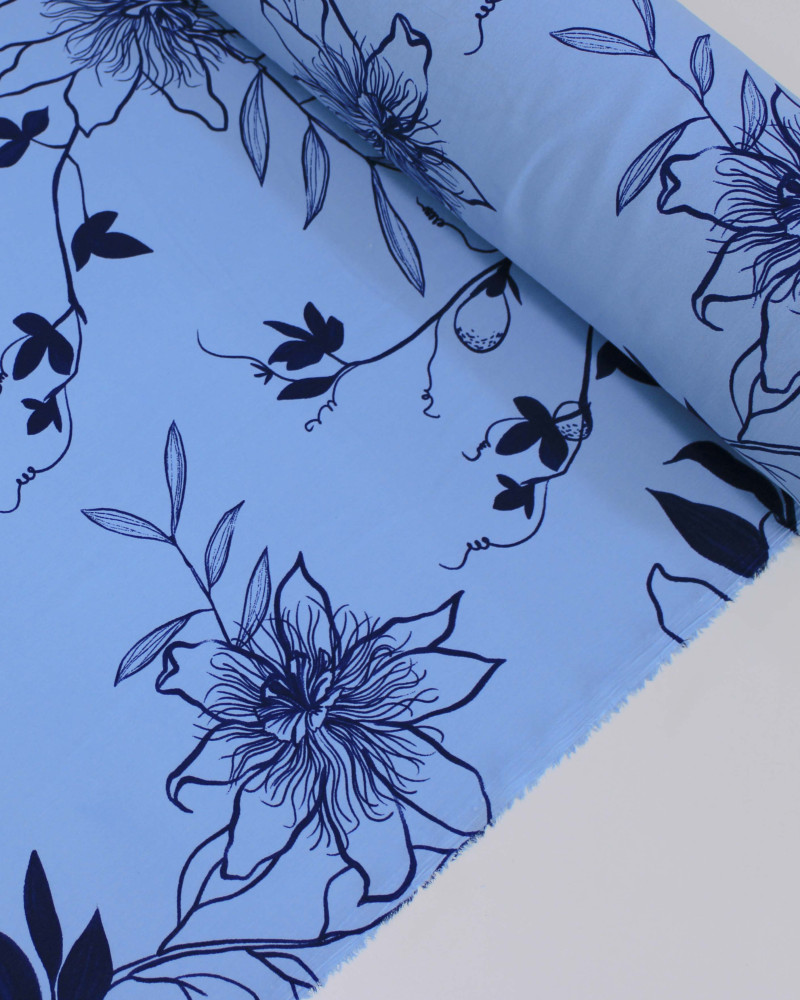 Tecido Crepe Koshibo Rascunho Floral Tons de Azul