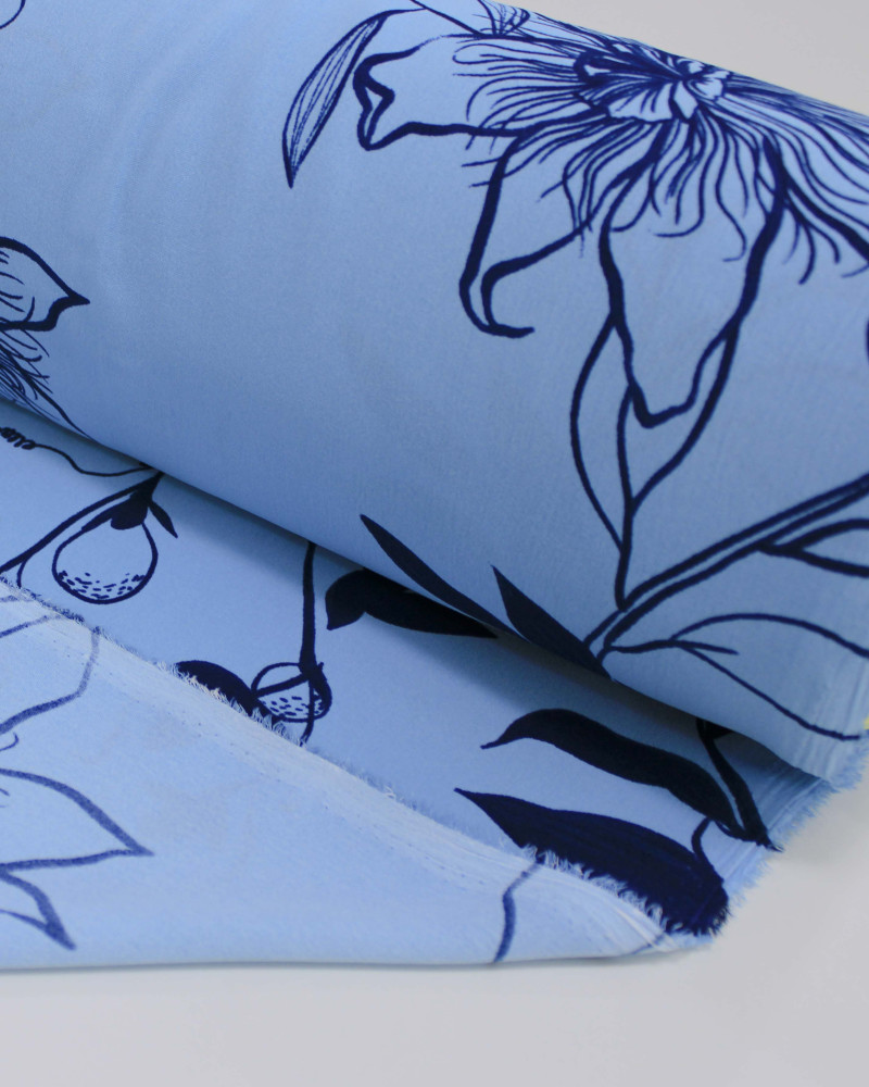 Tecido Crepe Koshibo Rascunho Floral Tons de Azul